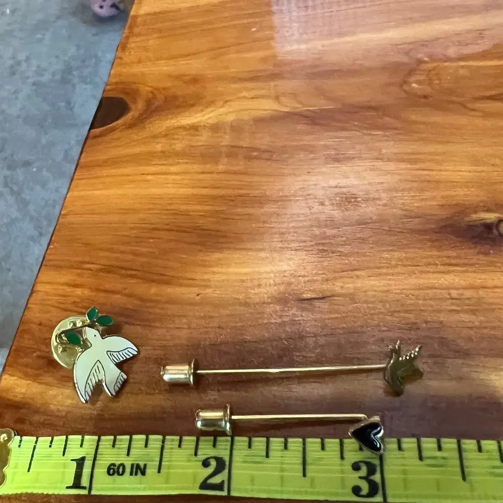 Vintage Lot Hat / Lapel Pins Brooches Dove Mini‎ Hearts Gold Tone 3 Pieces